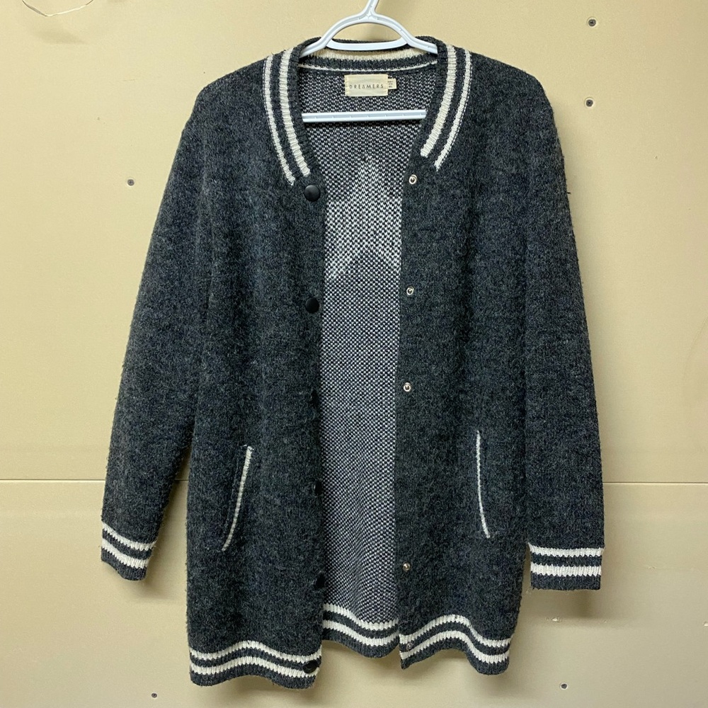 2/$75💥- CARDIGAN | Women’s Dreamers cardigan size M/L